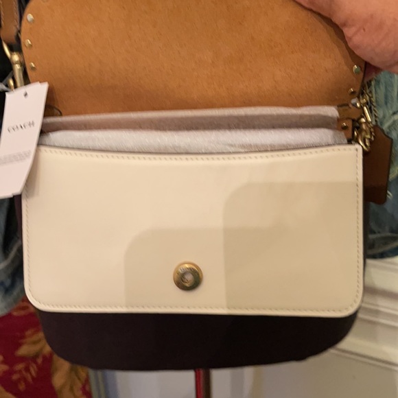 New Coach crossbody light beige 18-20 inches drop. - Picture 5 of 12